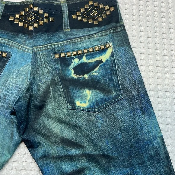 NWT Paris Angle Ripped Jean With Bedazzle Size Small - Picture 8 of 17